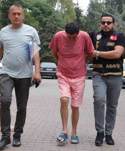 Oğlunu parkta 36 bıçak darbesiyle öldüren babaya müebbet