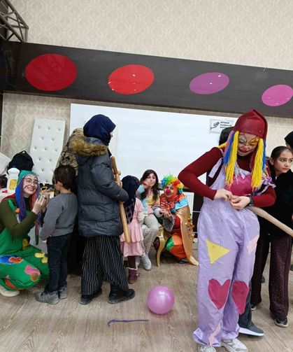 Şuhut'ta Ramazan bereketi: 270 çocuğa giysi yardımı yapıldı