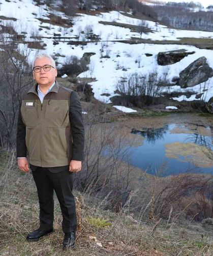 Tabiat Parkı ilan edilen Dipsiz Göl Şelalesi ziyaretçilerini bekliyor