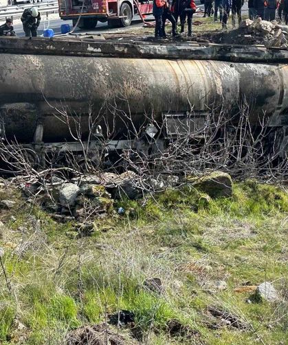 Uşak'ta mazot yüklü tanker alev alev yandı: 1 ölü