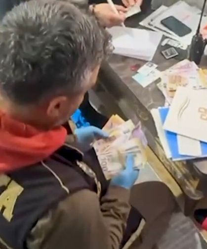 Yüksek kâr ve banka promosyonu vaadiyle 480 bin lira dolandırdılar