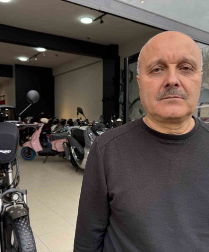 2 bin 600 dolara 'eski' deyip 44 buçuk yerine 40 TL'den bozmaya çalıştılar