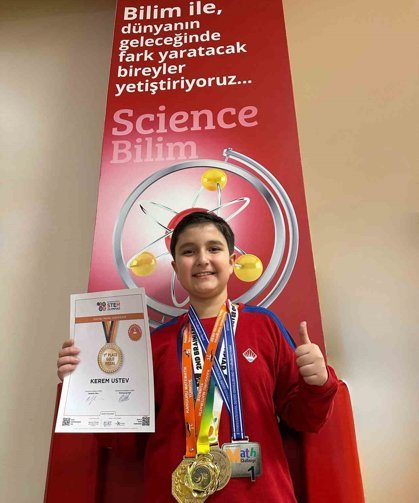 Dünya birincisi 4. sınıf öğrencisi Kerem'in hedefi Cahit Arf gibi bilim insanı olmak