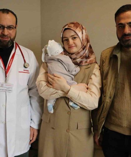 Dünyada 5 binde bir görülüyor: Yemek borusu kapalı doğan bebek, ameliyat ile sağlığına kavuştu