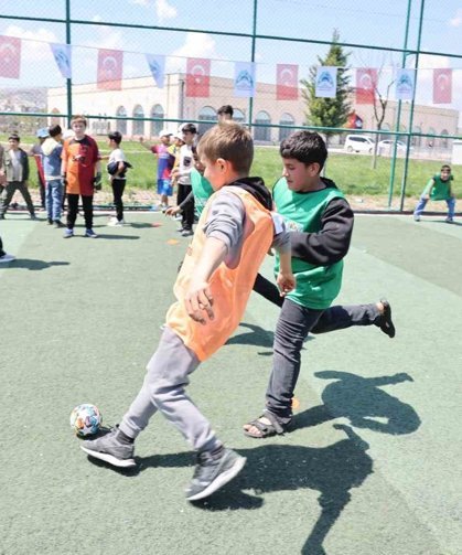 Eyyübiyeli çocuklar 23 Nisan Futbol Turnuvasında buluştu