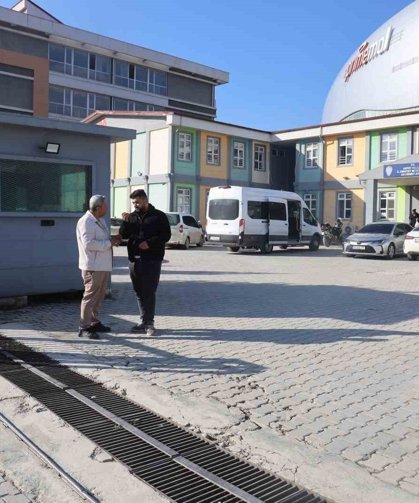 İş hayali kuran 120 vatandaşı, numaralarını muhtarlardan alarak tuzağa düşürdüler