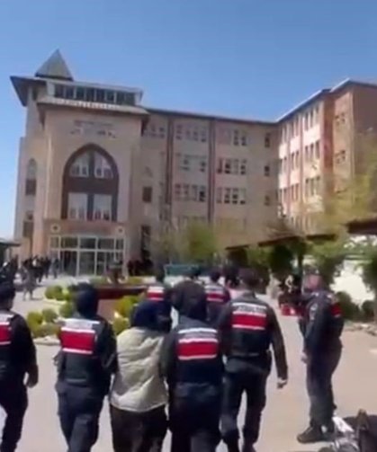 Karısını tabanca ile öldüren koca tutuklandı