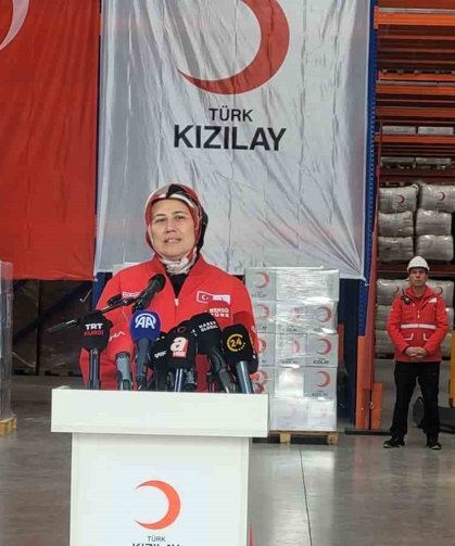 Kızılay'dan İran'a 48 tonluk insani yardım