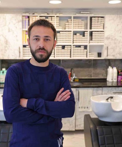 Kuaförde 26 bin liralık saç bakımı yaptırdı, '2 dakikaya geliyorum' diyerek çıktığı salona bir daha dönmedi