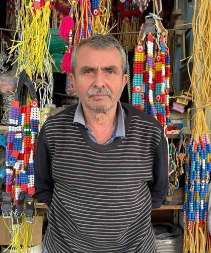 Osmaniye'de 48 yıllık saraç ustası mesleğini köpek tasmasıyla yaşatıyor