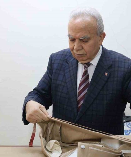 Terziliğe başladığı dükkanda emekli oldu