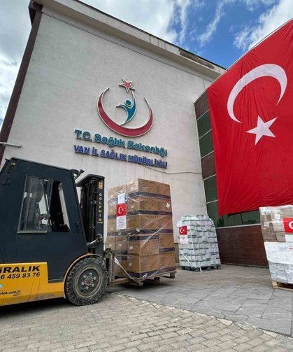 Türkiye'den İran'a sağlık desteği: Van'dan gönderilen yardım tırı sayısı 9 oldu