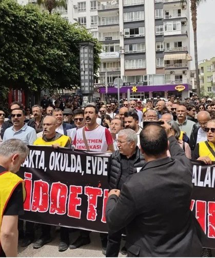 Mersin’de KESK üyeleri şiddete karşı yürüdü