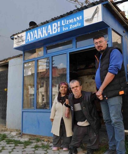 2 metrekarede yarım asırlık hayat mücadelesi: Akondroplazi hastası usta, ayakkabıcılıkla hayata tutundu
