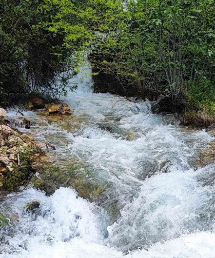 Adana'da yağış sonrası doğa şöleni: Mesire alanı şelalelere dönüştü