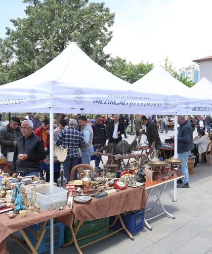 Antika pazarı, antika kültürünü yaşatmaya devam ediyor