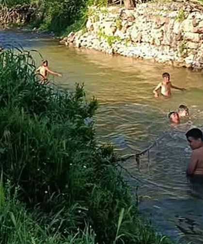 Araban'da yıllar sonra akan dereler en çok çocukları sevindirdi