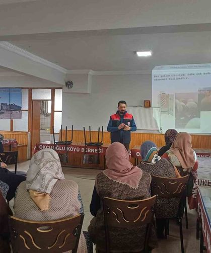 Arpaçay'da kadın üreticilere kaz yetiştiriciliği eğitimi