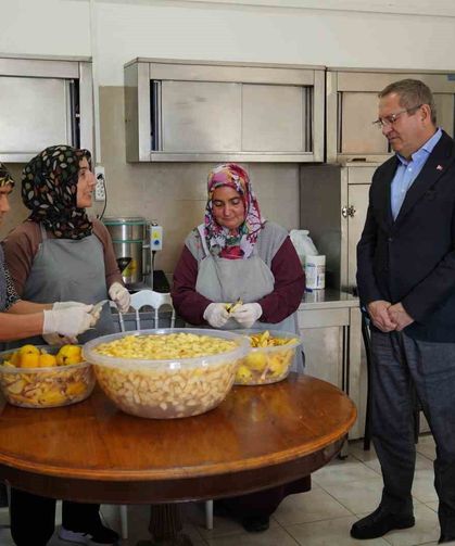 Ayvalık'ta kadın emeği ekonomiye dönüşüyor