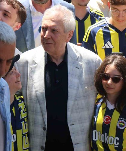 Aziz Yıldırım, Sakarya'da Fenerbahçeliler ile buluştu
