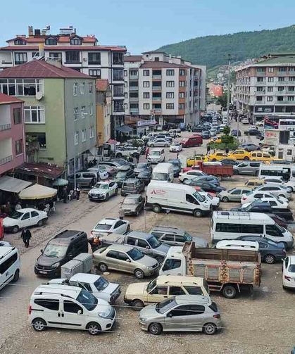 Bayram tatili için ilçeye akın ettiler, nüfus 10 kat arttı