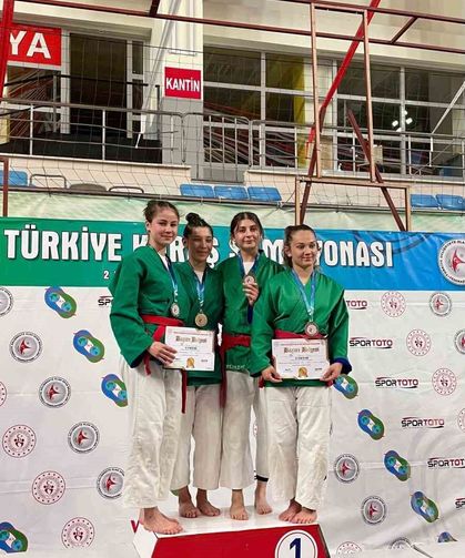 BEUN öğrencisi Dilara Ulama Türkiye derecesiyle gururlandırdı