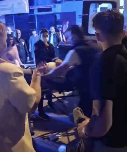 Bıçaklı kavgada genç adam ağır yaralandı, şüpheli aranıyor