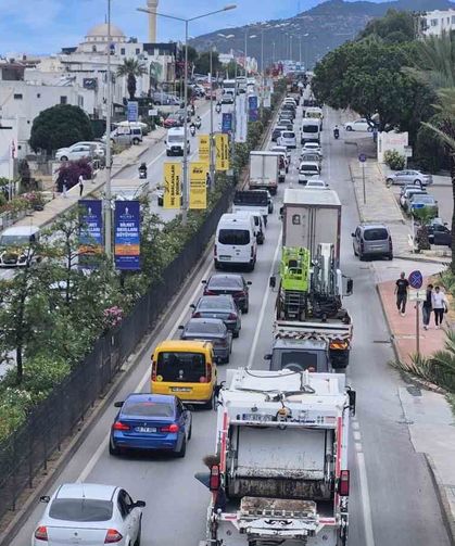 Bodrum'a 24 saatte 20 bin araç giriş yaptı