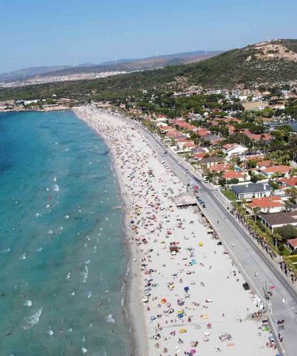 Çeşme ve Alaçatı'da bayram bereketi: 9 günlük tatil turizmcilere umut oldu
