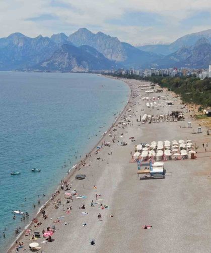 Dünyaca ünlü sahil 19 Mayıs'ta doldu taştı