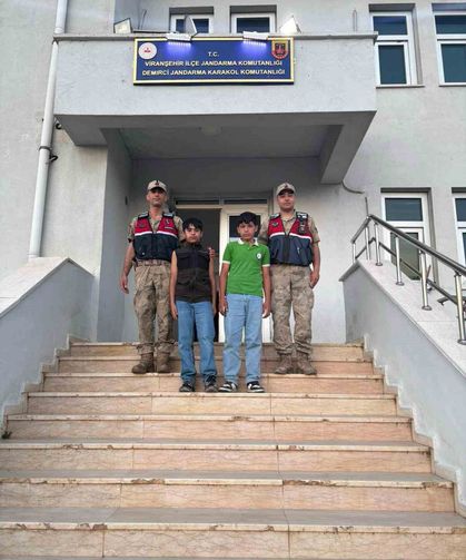 Jandarmanın dikkati kayıp çocukları ailelerine kavuşturdu