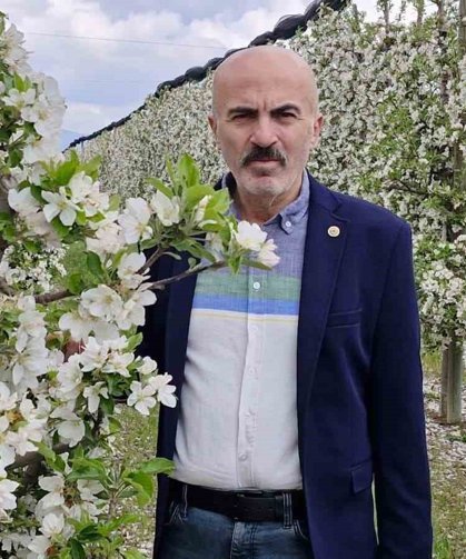 Karaman'da 16 milyon elma ağacı çiçek açarak gelinliğini giydi