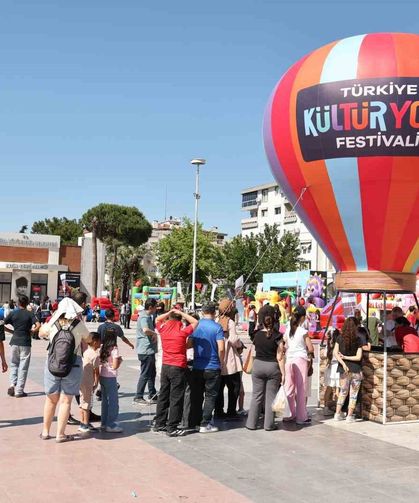 Kültür Yolu Festivali coşkusu Manisa'ya damga vurdu