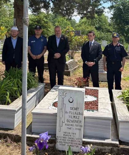 Kurban Bayramı'nda şehitler kabirleri başında anıldı