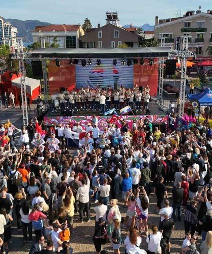 Marmaris'te Latin rüzgarı başladı