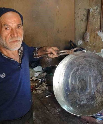 Meslekte 55 yılı geride bıraktı: Şimdi yetiştirecek çırak bulamıyor