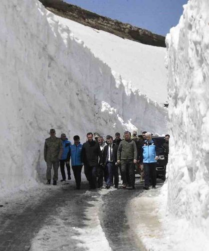 Nemrut Kalderası'nda kar esareti bitti: 10 metrelik kar duvarları aşıldı