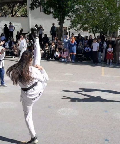 Okul okul gezip sporu sevdiriyorlar