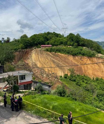 Ordu'da heyelan: O anlar kamerada