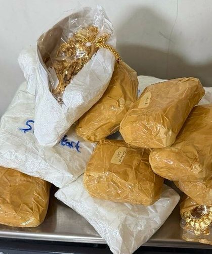 Otomobilin gösterge panelinden gizli kasa çıktı: 3,2 kilogram altın ele geçti