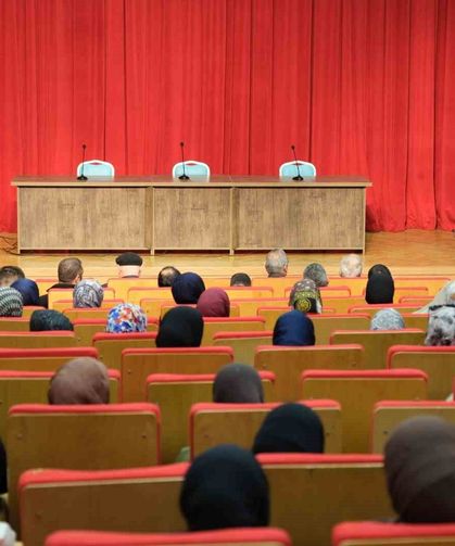 Sosyal medyanın bilinçli kullanımı Erzincan'da ele alındı