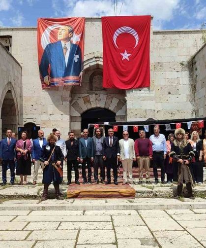 Tarihi Akhan Kervansarayında Yörük kültürüne ev sahipliği yaptı