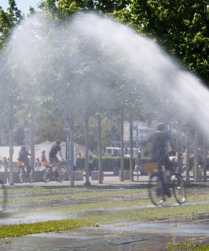 Almanya'da termometreler 44 dereceyi gösterecek: 'Hafta sonu evden çıkmayın' uyarısı
