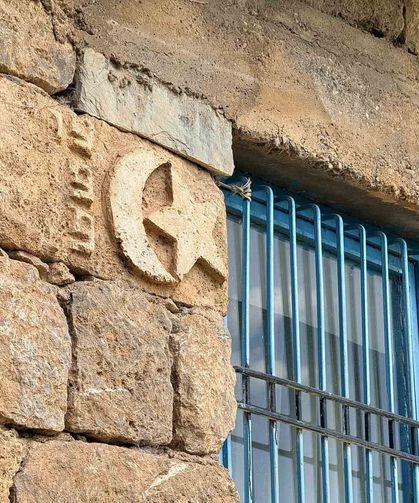 30 yıl önce kendi emeğiyle yaptığı ev turistlerin ilgi odağı oldu