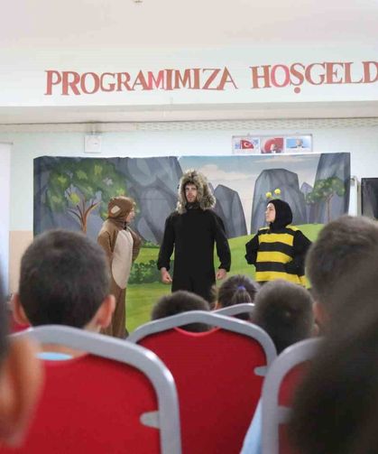 32 okulda 5 bin öğrenciye akran zorbalığına karşı tiyatrolu eğitim verildi