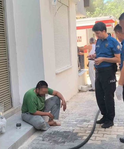 Annesine sinirlendi kendini eve kapatıp yakmaya çalıştı, mahallede korku ve öfke dolu anlar