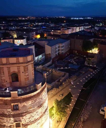 Bakan Ersoy: 'Edirne'nin simge yapılarından Makedonya Eski Saat Kulesi'ni yeniden ayağa kaldırdık'