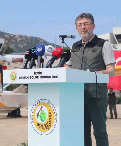 Bakan Yumaklı: '28 uçak, 119 helikopter, 14 İHA ile yeşil vatanımıza havadan kalkan oluyoruz'