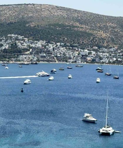 Bodrum koylarında yat kuşatması: Sezon açıldı, denizde yoğunluk başladı