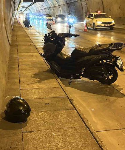 Bomonti-Dolmabahçe Tüneli'nde yola dökülen yağ kazaya neden oldu: 3 yaralı